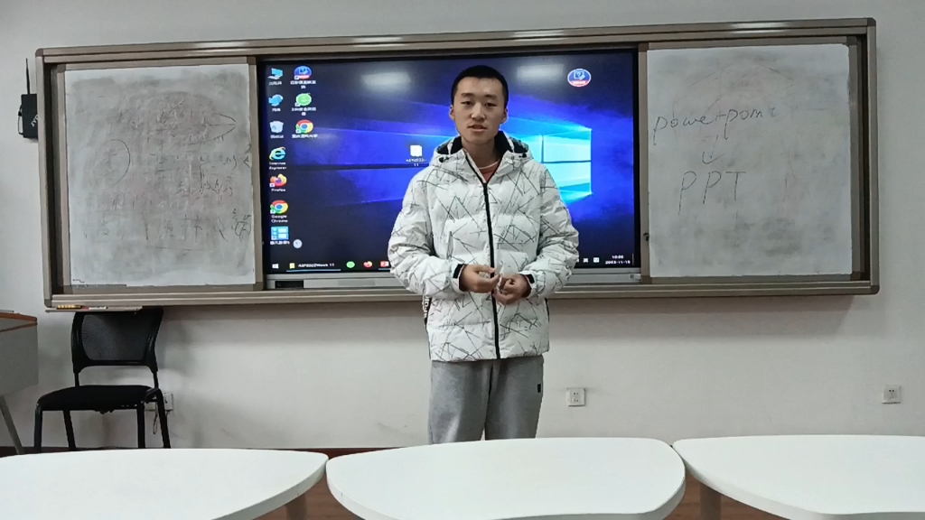 [大学生英语演讲课作业] Informative speach 我甚至为此买了把萝卜刀!哔哩哔哩bilibili