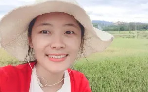 Descargar video: 日常vlog |  在村里搞野炊，成功引来大妈围观！吃吃喝喝很开心，但我有点尴尬！#广西玉林