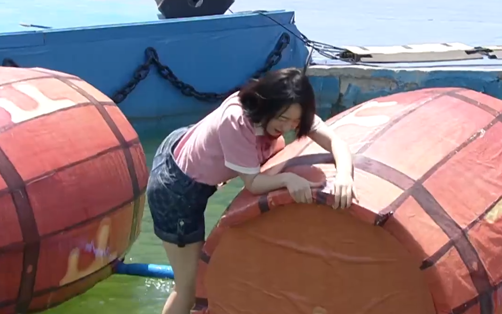 2022男生女生向前冲一场冲关落水两次?