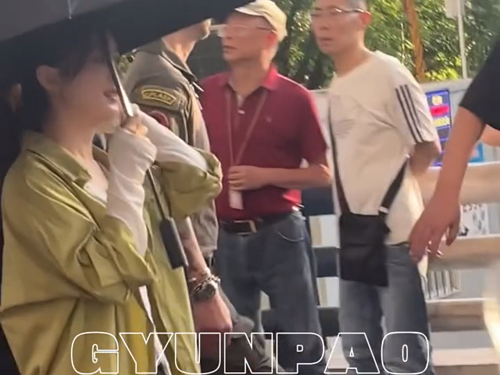 赵丽颖《在人间》拍摄现场花絮p3