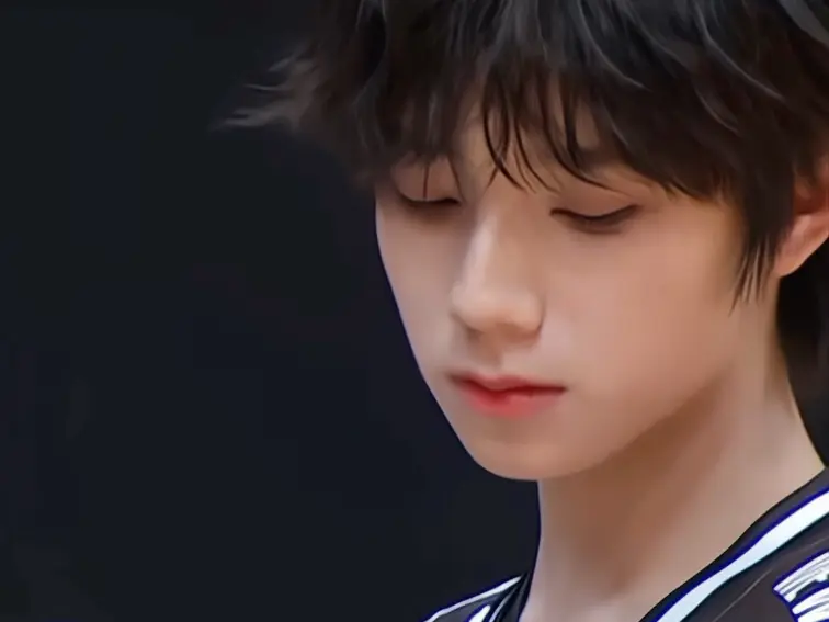 王橹杰你怎么有两幅面孔_哔哩哔哩_bilibili