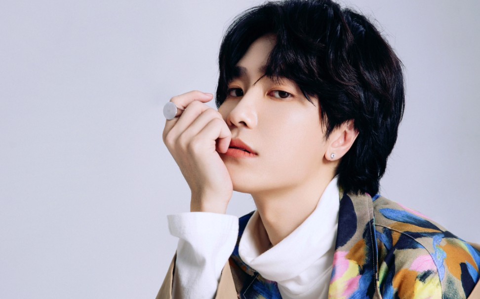 贰婶蔡翊昇61新年look