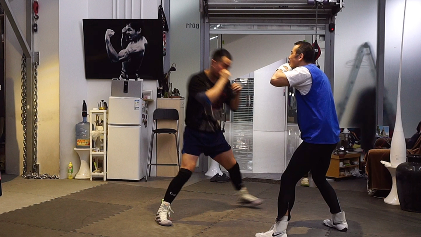 23拳击中近距离下勾侧勾上勾摆拳组合空击北京拳击刘教练markboxing