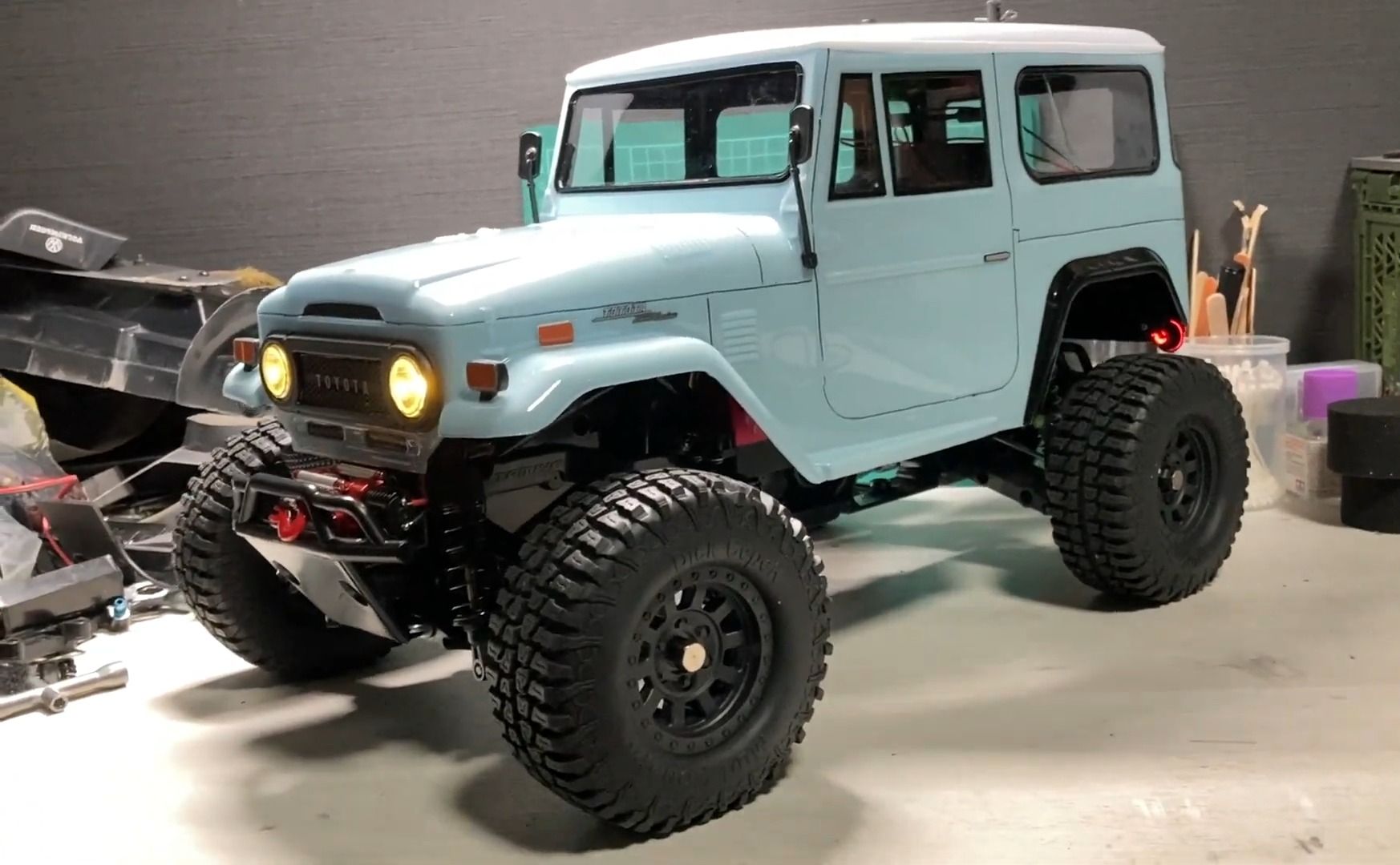 newタミヤ gf-02シャーシにtoyota lc40ボディをのせ,ブラシレスモー