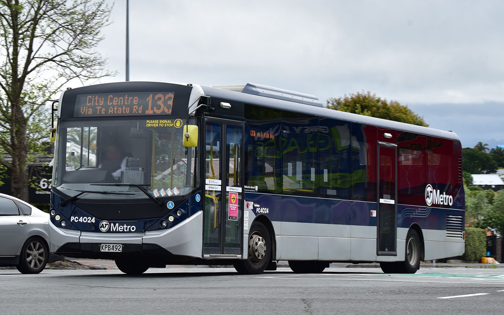 奥克兰公交视频——133路 e200mmc跑高速