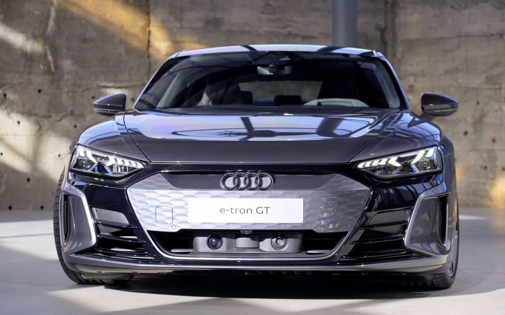 突破科技启迪未来最新2021奥迪rsetrongt实车视频静态试驾