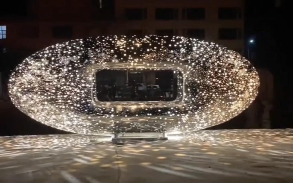 镂空发光雕塑展品