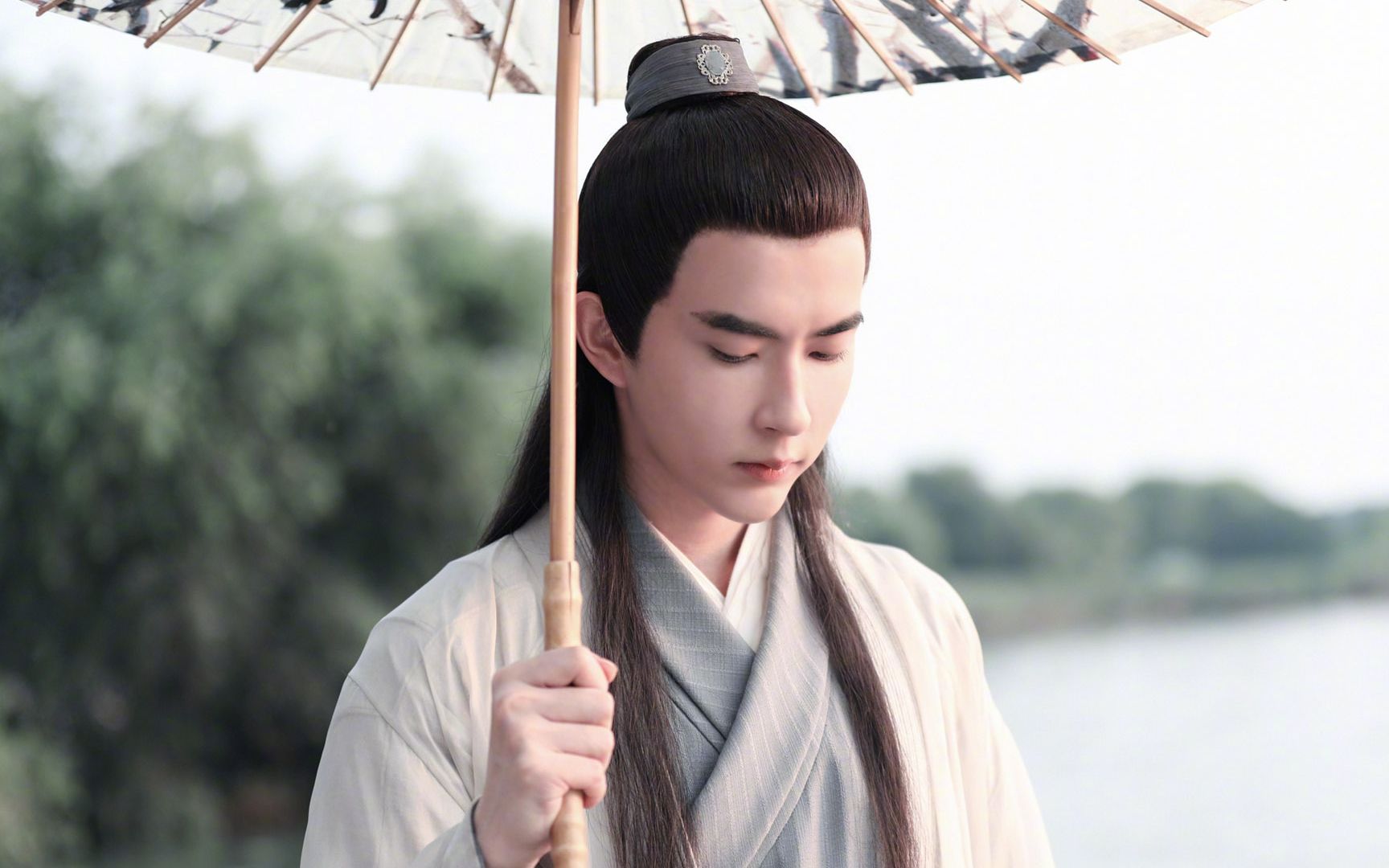 "许仙"于朦胧现实版,网友:很帅气,但是看着有些不舒服