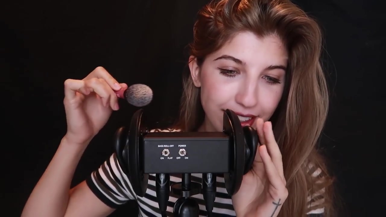 frivolousfox助眠unintelligblewhispersgentlebrushing