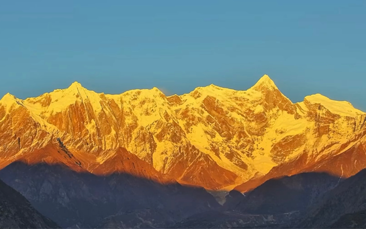 第一次蹲到这么完美的直播!南迦巴瓦的日照金山