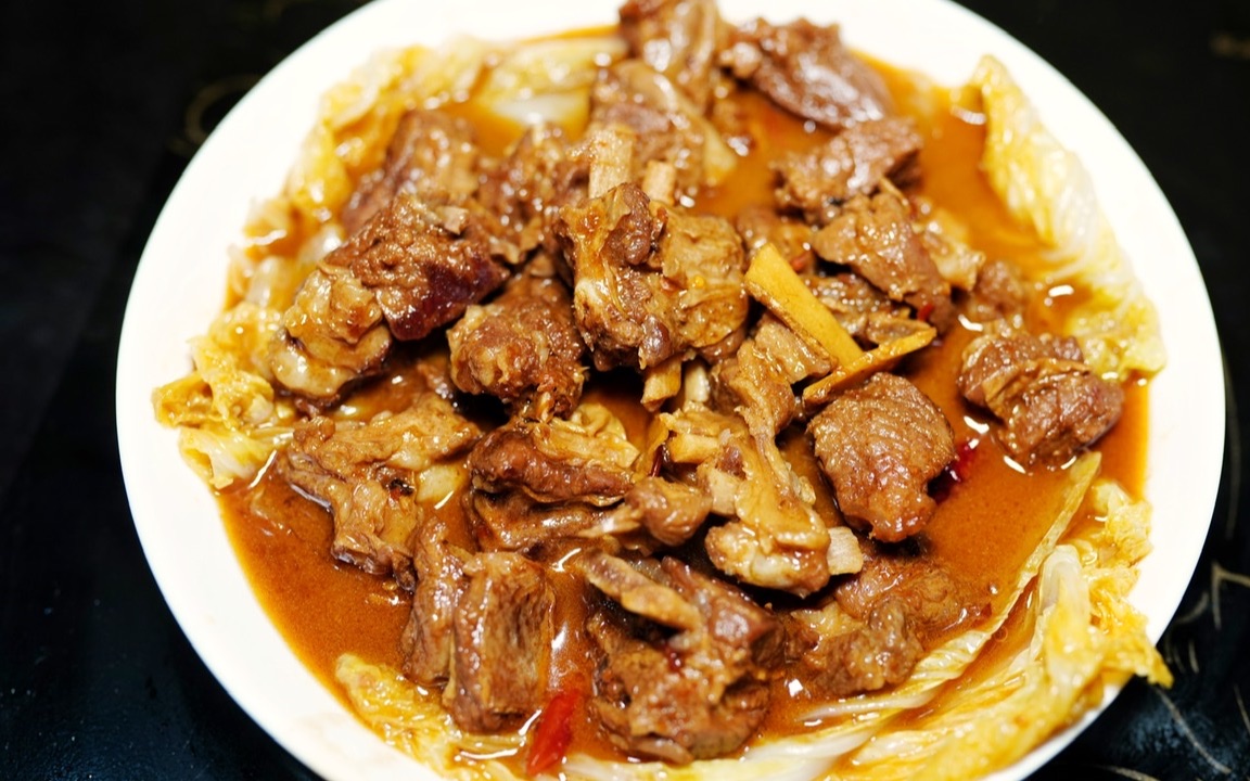 红烧羊肉冬天羊肉与娃娃菜更配哦