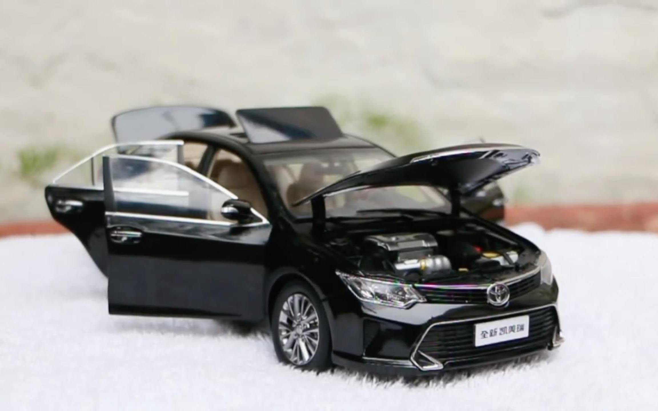 开箱丰田15款凯美瑞118压铸模型汽车男人的玩具一代开三年