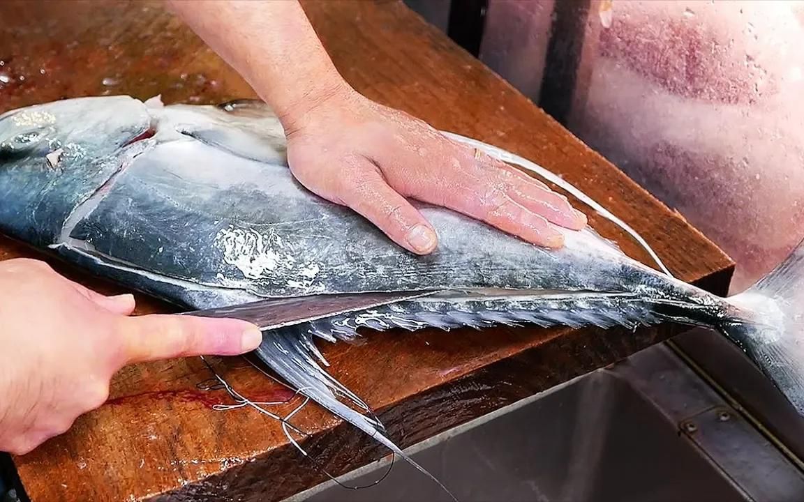 日本街头小吃 - 巨型马鲛鱼 冲绳海鲜 日本