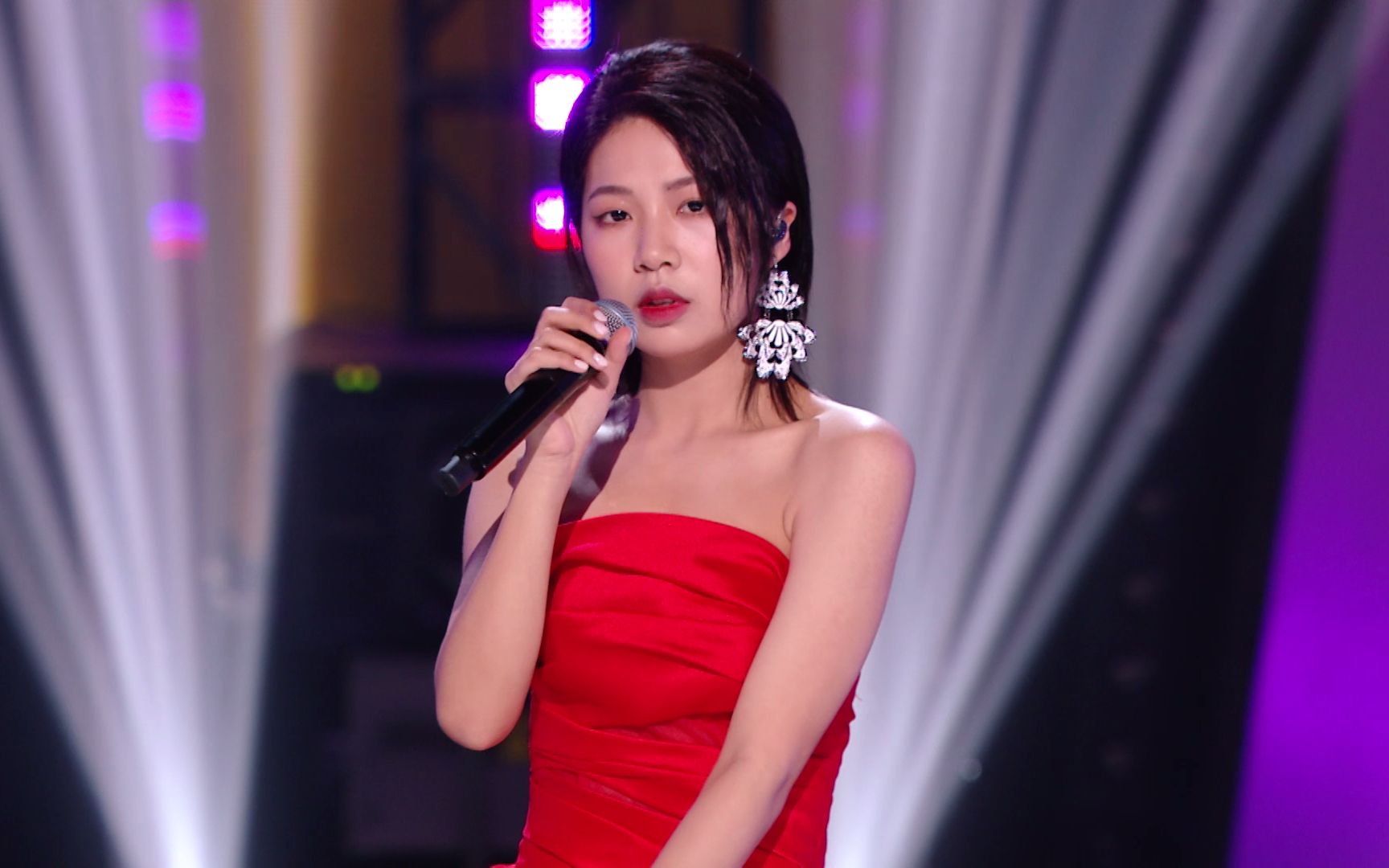 中国好声音18岁女歌手图片