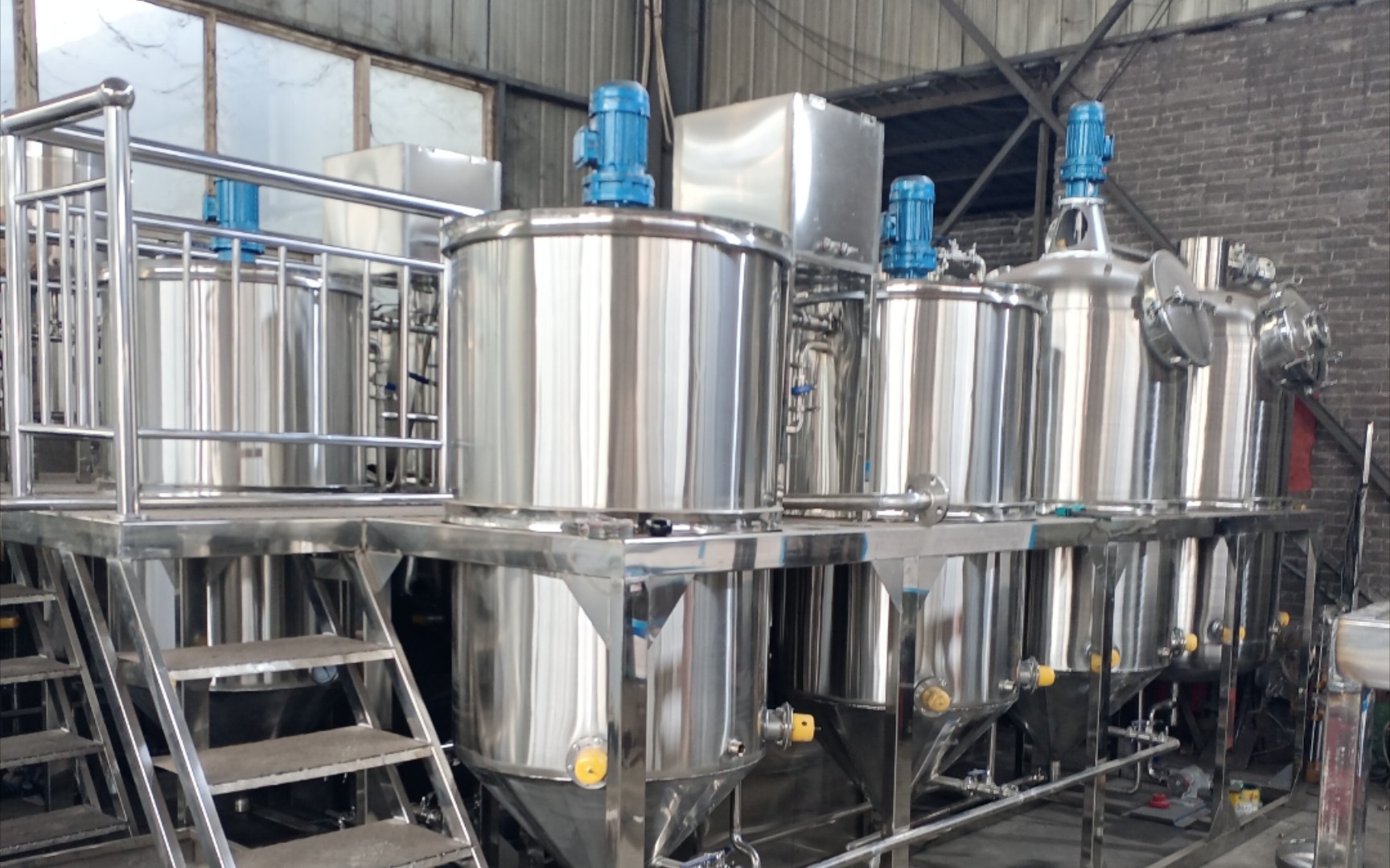 活动  食用油精炼设备现场,小型山茶油生产线,一级茶籽油脱磷,脱酸