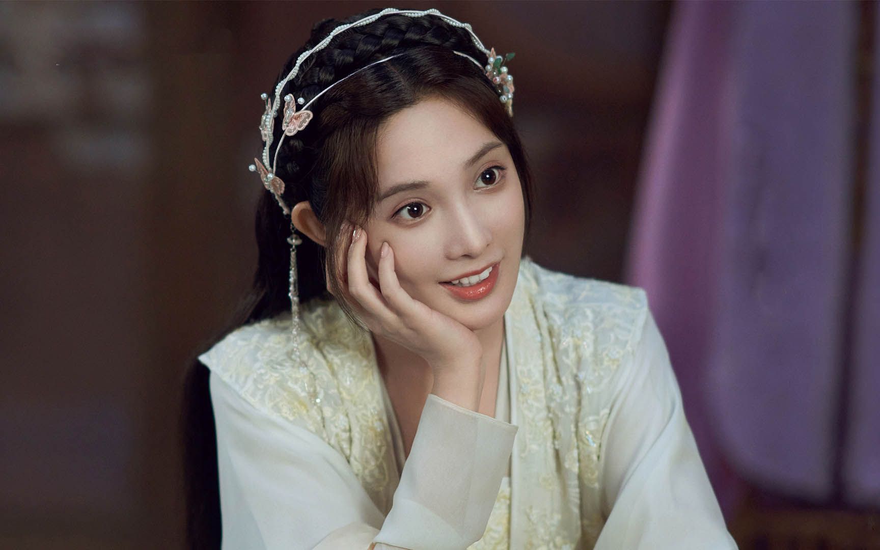 《春闺梦里人》开播!彭小苒印度做饭舞娘好魔性,弹跳运镜相当炸裂