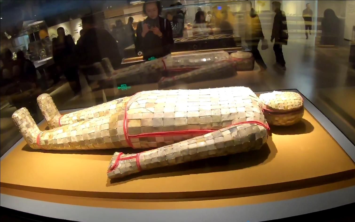 无聊的疫情隔离期,带大家看下南京博物院的镇馆之宝"金缕玉衣"