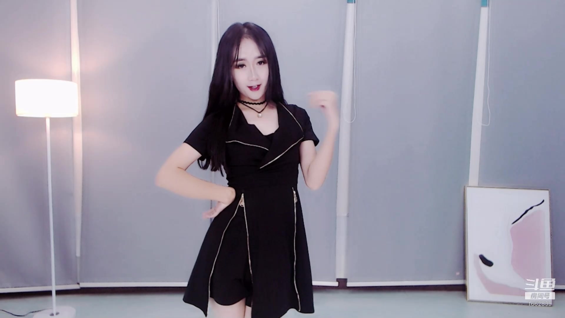 哈尼九女装大佬连麦日快来个男人啊让主播打破连不到男主播魔咒