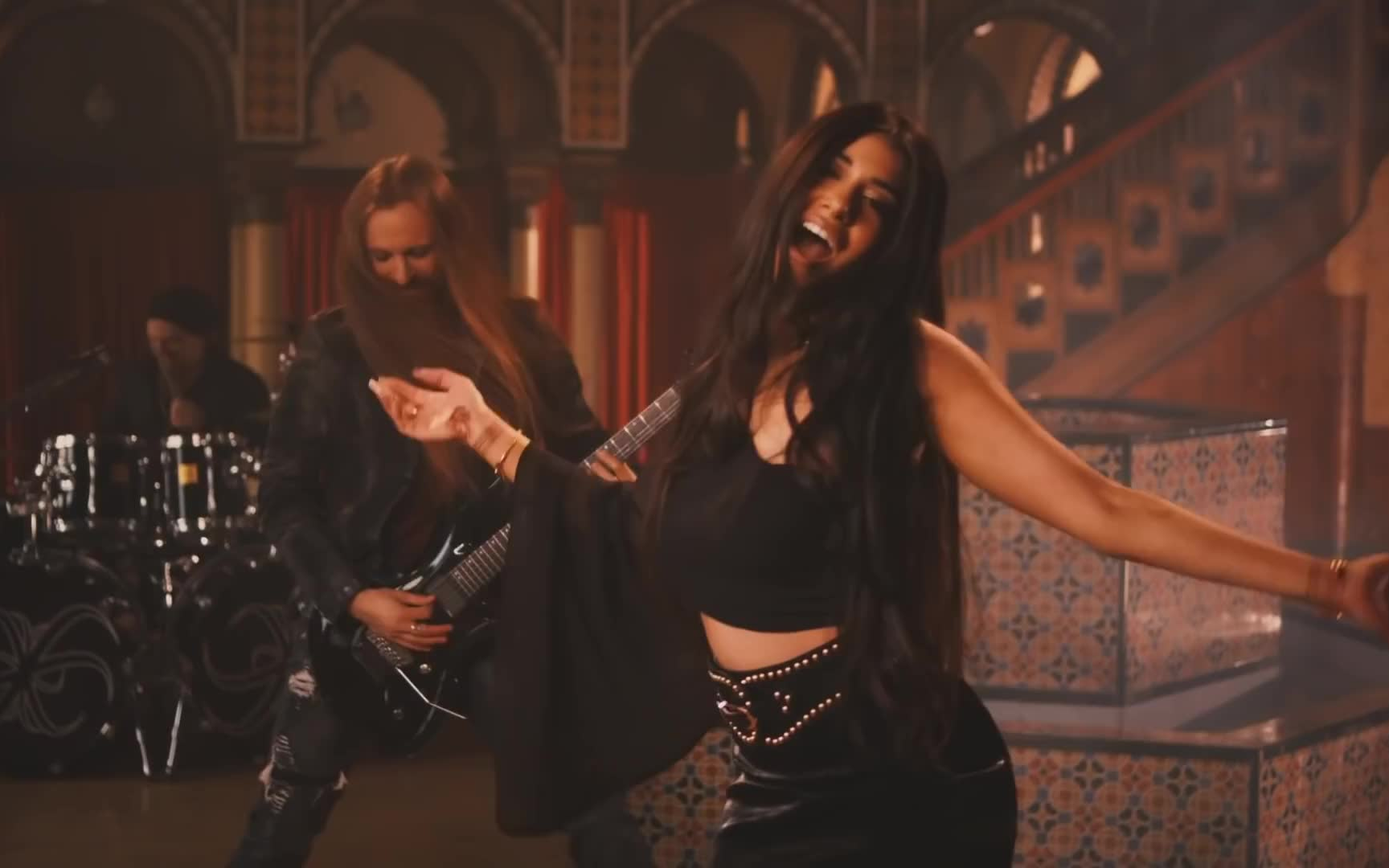 德国女主唱交响金属乐队xandria - reborn (official video)_哔哩哔哩