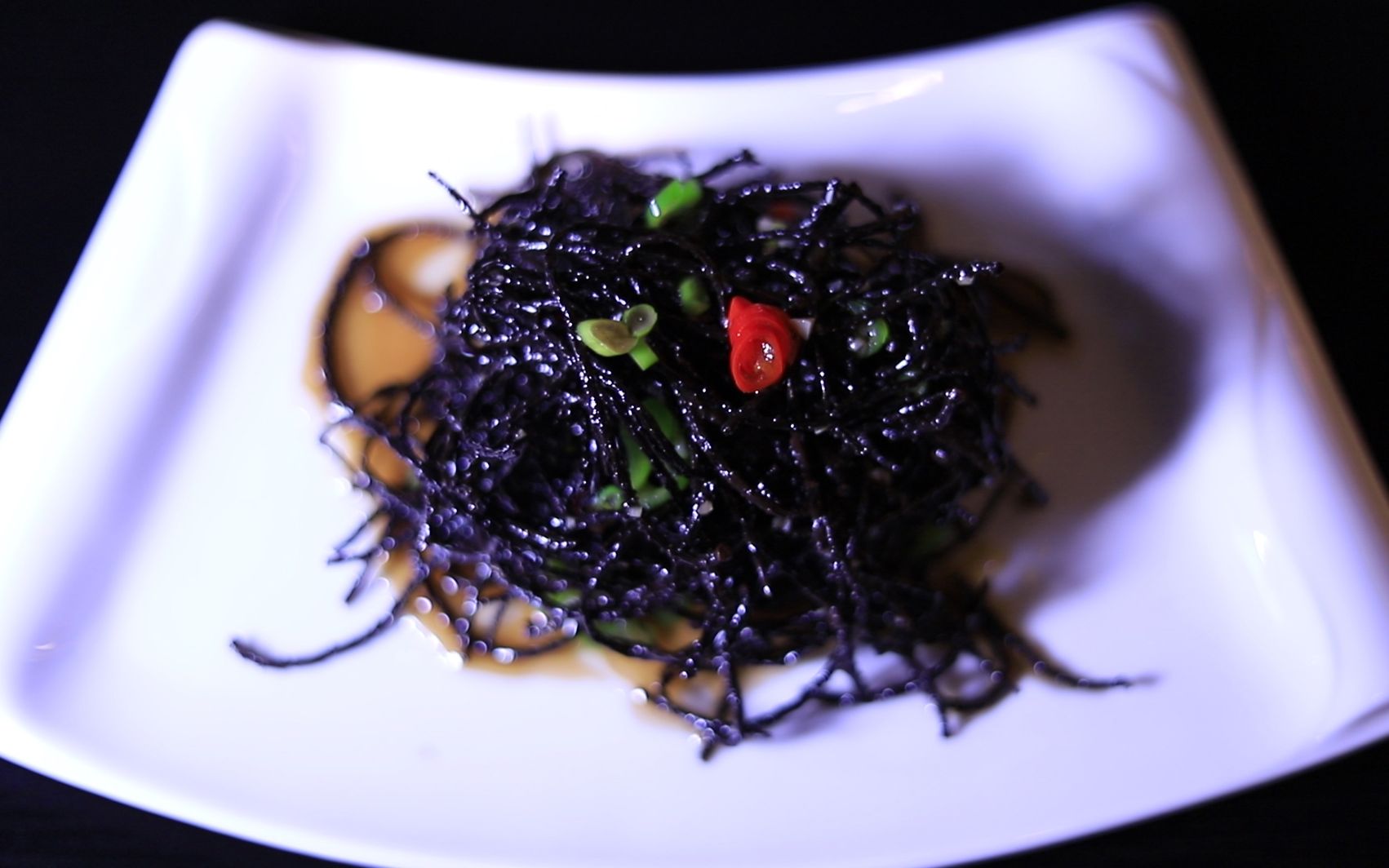 西北特产核桃花今天厨娘带来一期美食凉拌核桃花和美味