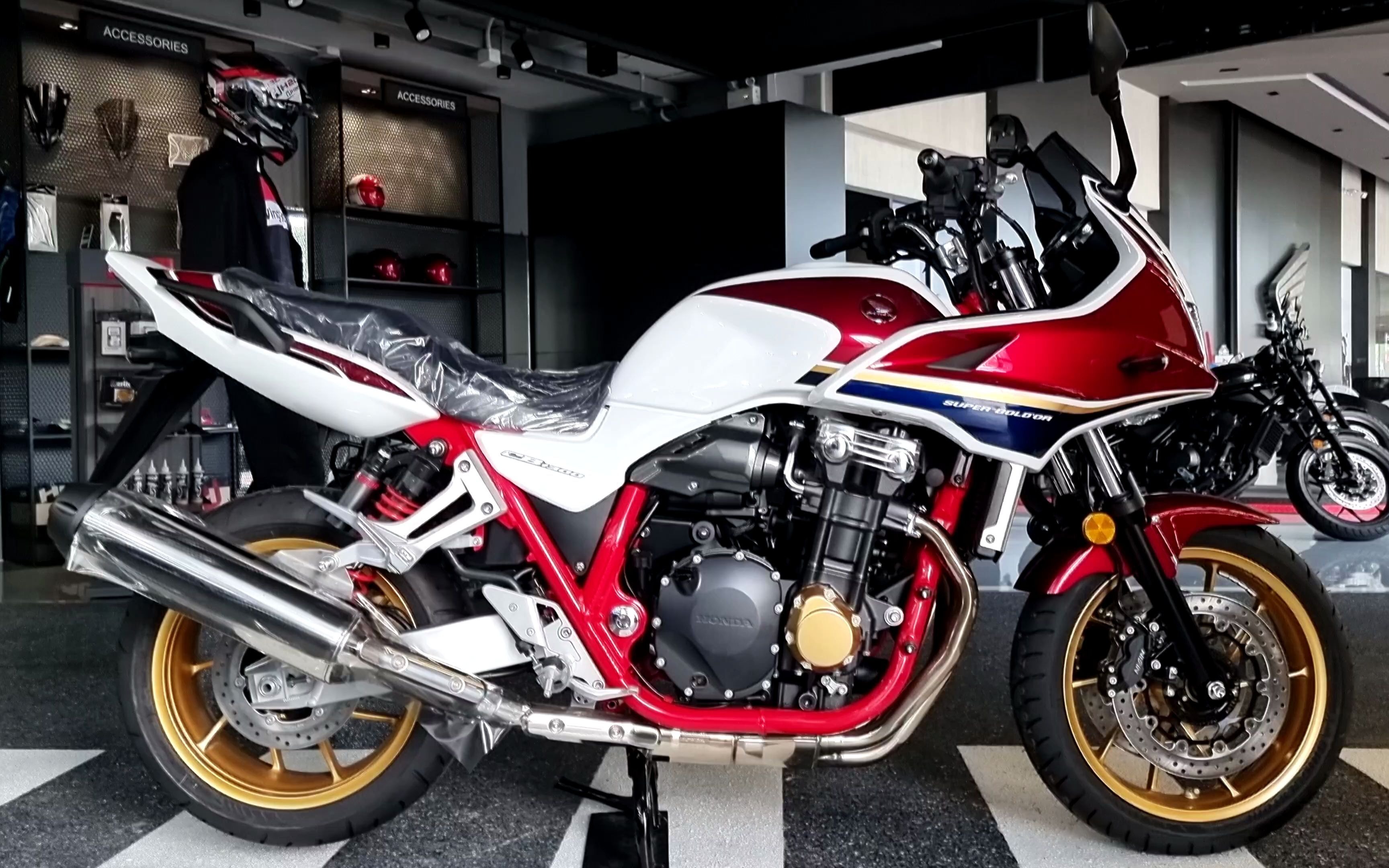 本田 cb1300 super bol dor sp 细节实拍