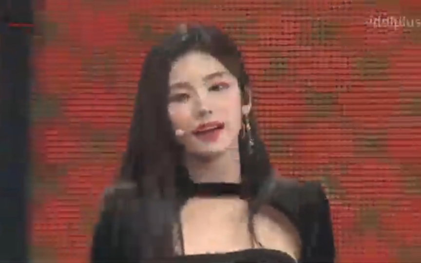 [图][2022 AAA] ITZY 'Intro perf. + Sneakers + Cheshire' @2022 Asia Artist Awards