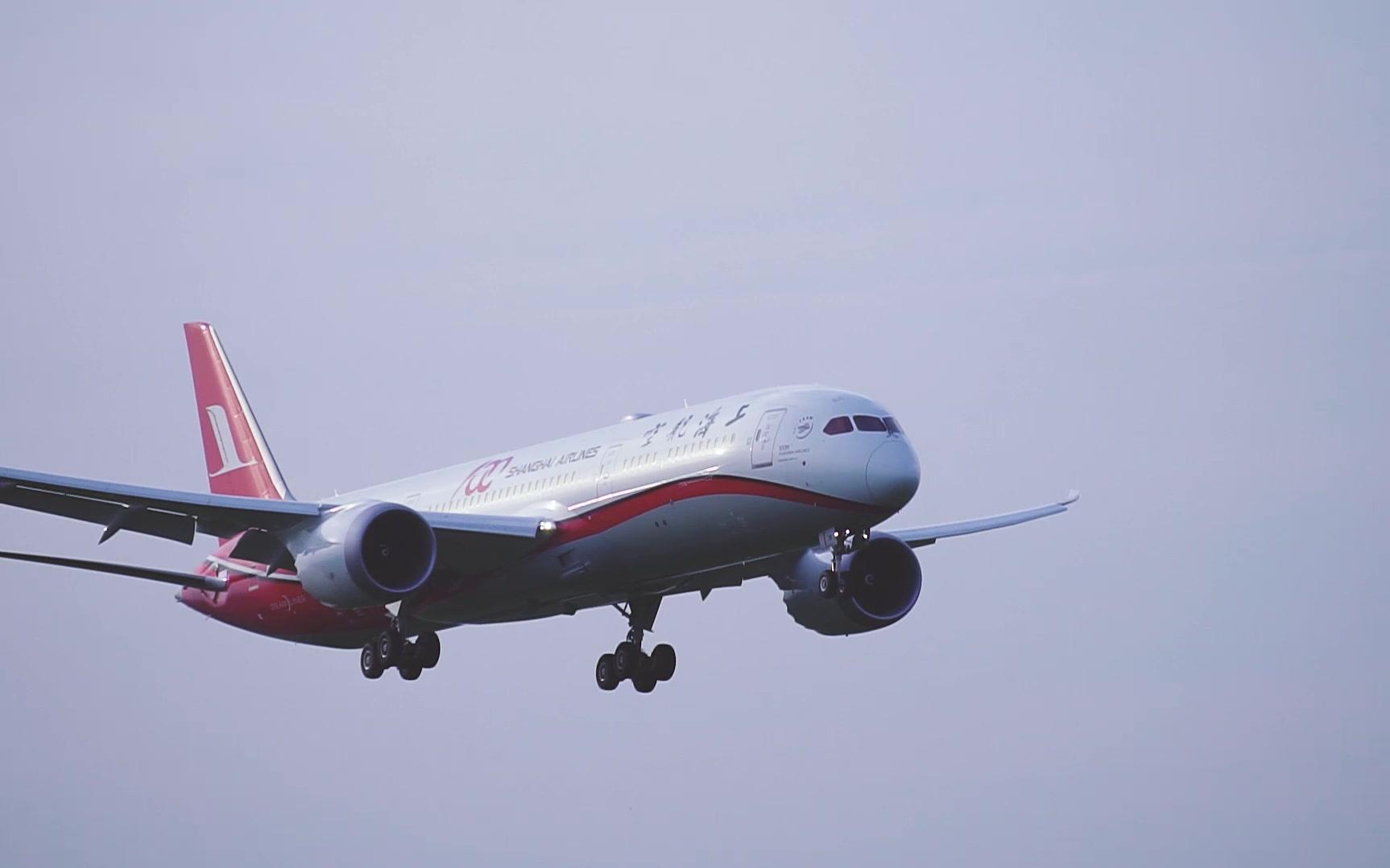 航空上海航空波音7879起降训练