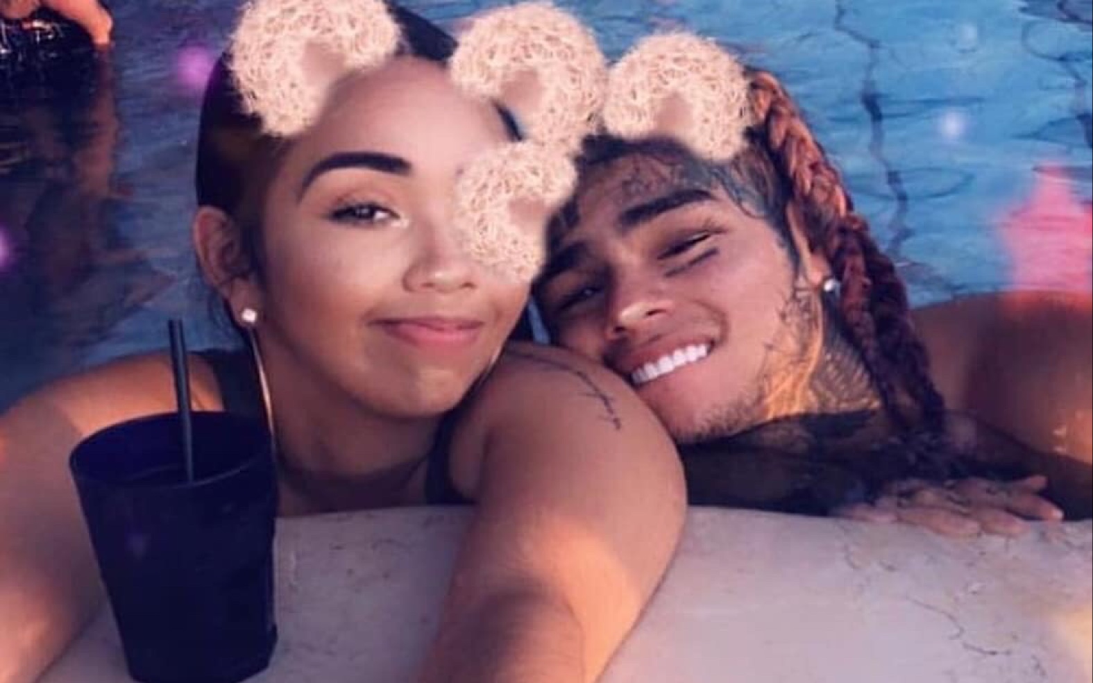 6ix9ine69委屈地想哭被女友哄得服服帖帖