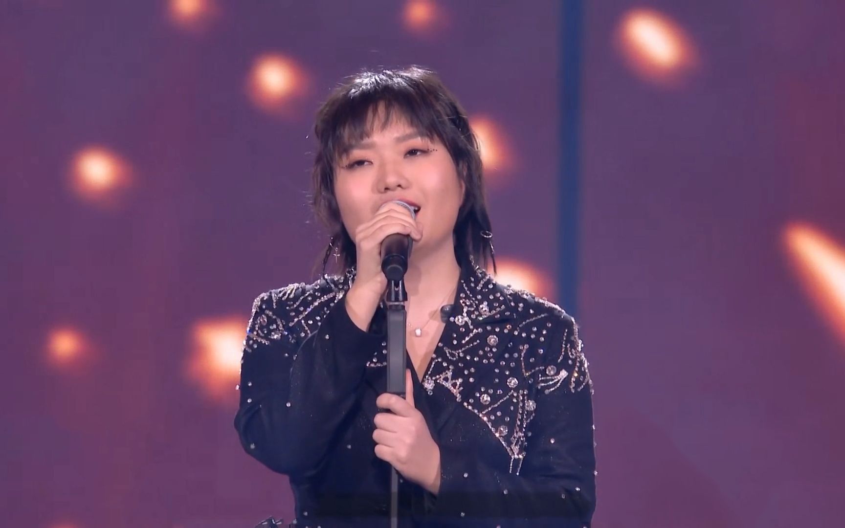 李雪琴跨界唱歌合集:惊艳演唱《像我这样的人》,音色真的好绝!