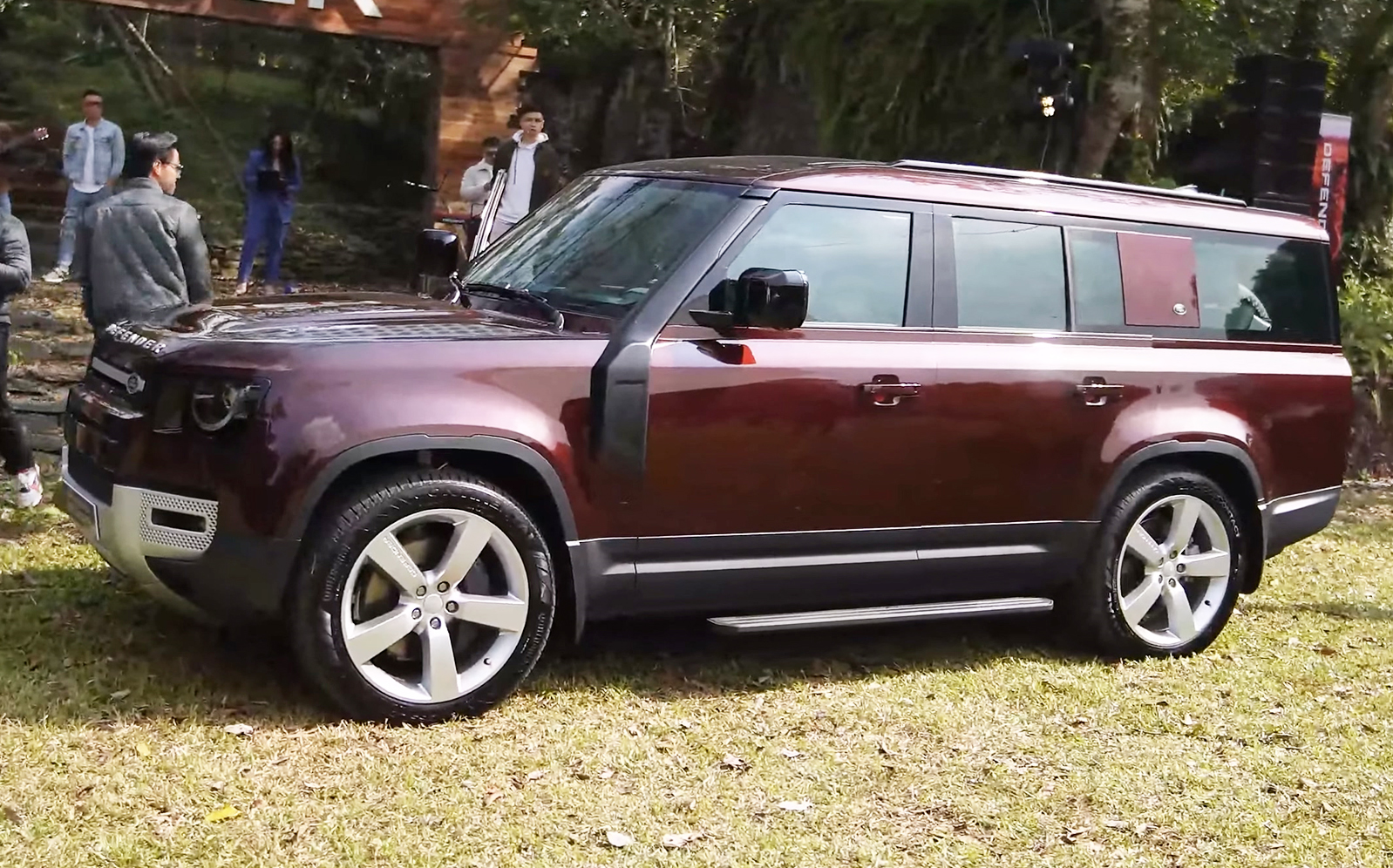 【xevuivietnam】媒体试驾日 路虎卫士130 塞多纳红 2023款