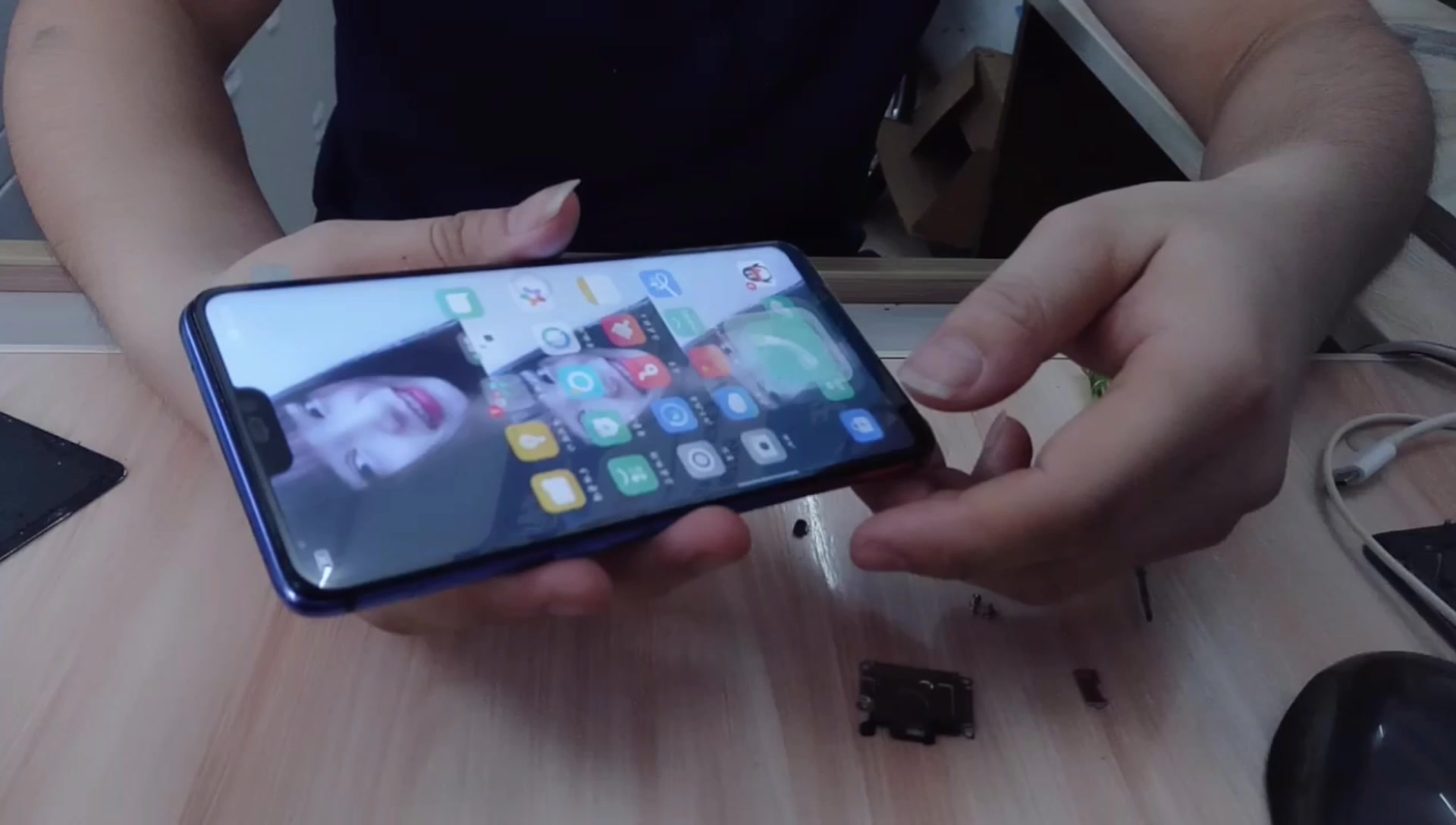 r15换屏幕多少钱呀,oppor15换屏幕视频教程oppo手机换屏幕,r15手机