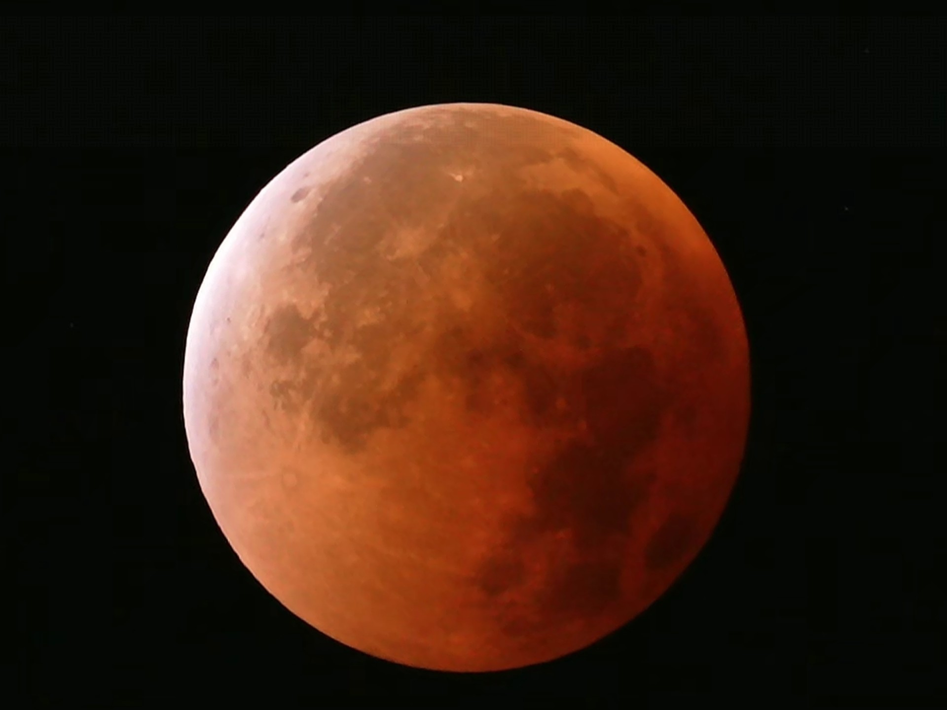 呼和浩特2025年9月8日血月月食全过程,从完整到血月,再到接近完整