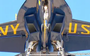 Video herunterladen: 2022 Blue Angels (2月18日/19日)