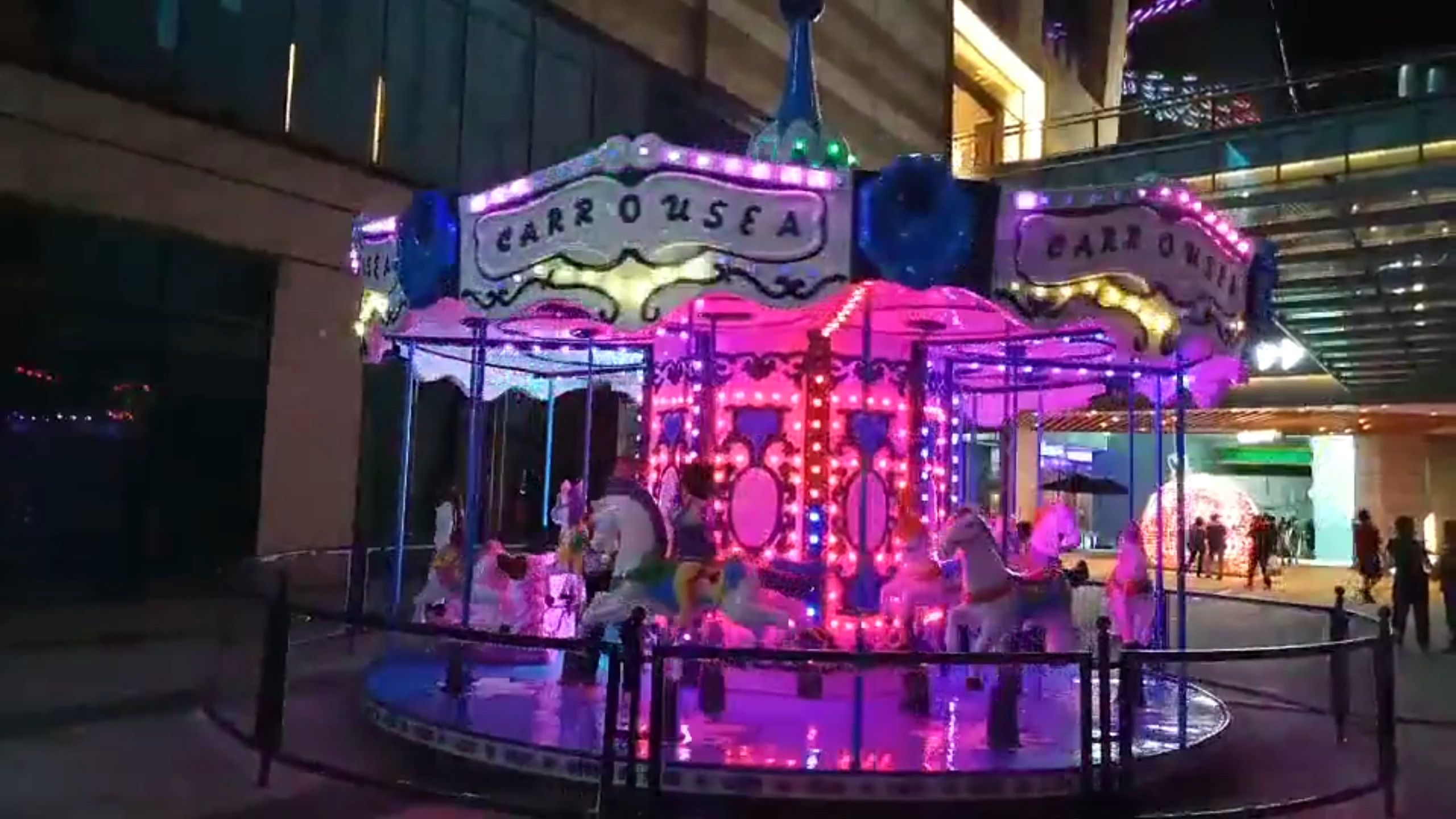 16座薰衣草豪华转马 户外网红旋转木马