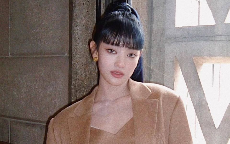minnie 个人ins更新巴黎时装周美照:my total look for #miumiufw23