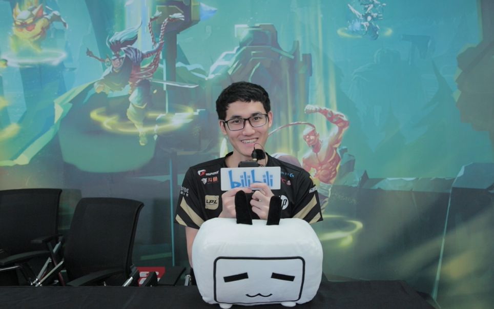 赛事菌专访karsa:最爱的番剧手办大揭秘!