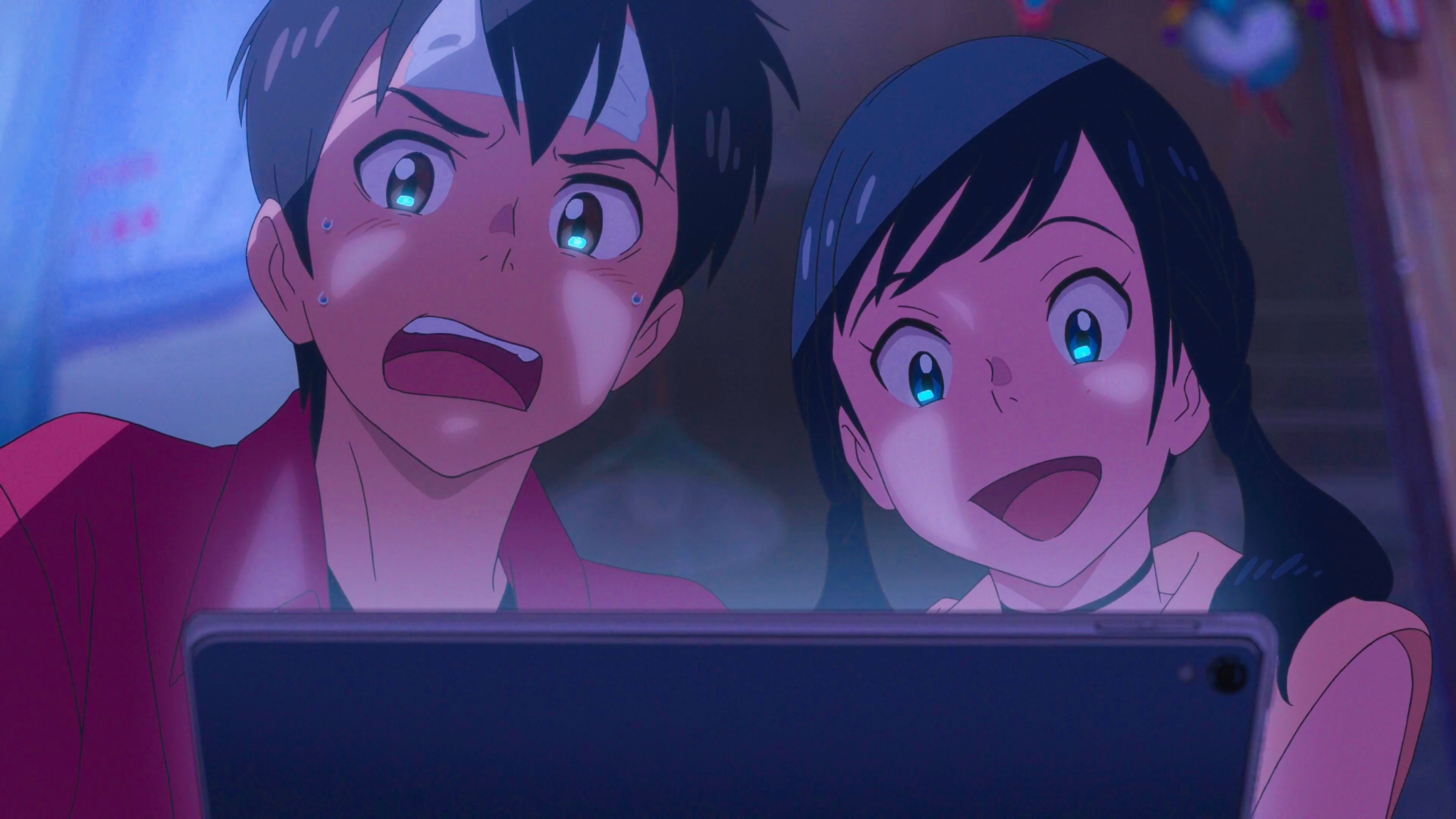 用《payphone》打开《你的名字》《天气之子》