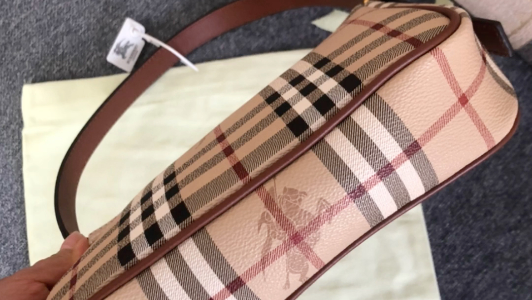 中古款巴宝莉腋下包