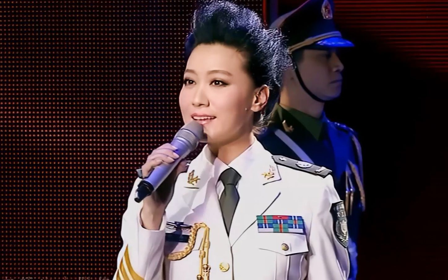 谭晶作品高清修复-以青春的名义 白军装