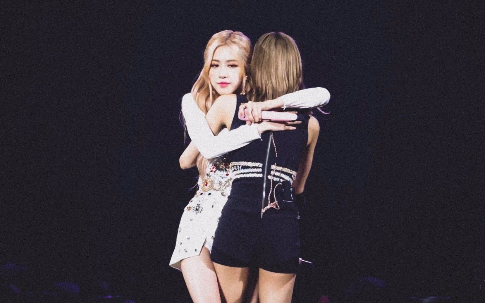 【chaelisa五花肉】lisa和rose出道至今舞台上soft hug合辑