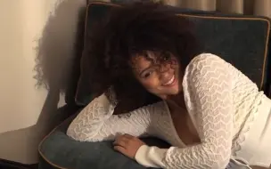 Descargar video: 【女神】《权力的游戏》弥桑黛性感花絮 How to Date  Nathalie Emmanuel