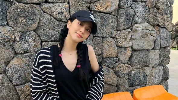 条纹双马尾jisoo 又纯又欲