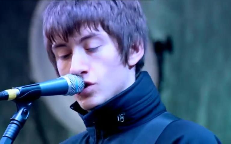 [图]Arctic Monkeys live at T in the Park 2007