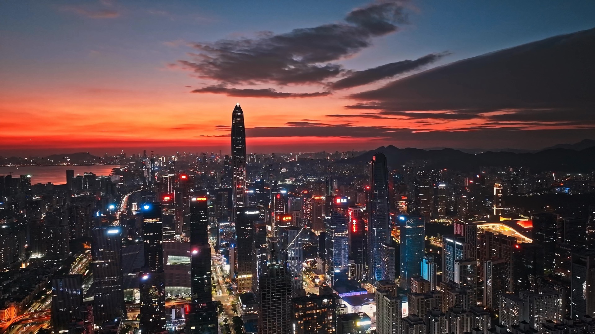 甲亢哥来打卡深圳了,如果看到此情景估计也会被震惊住吧!