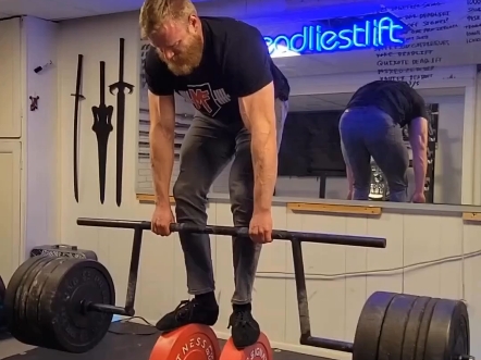 国外健身大佬整活,真不怕摔下去98