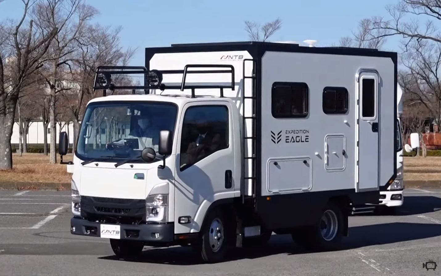 日本五十铃四驱轻卡房车(机翻)