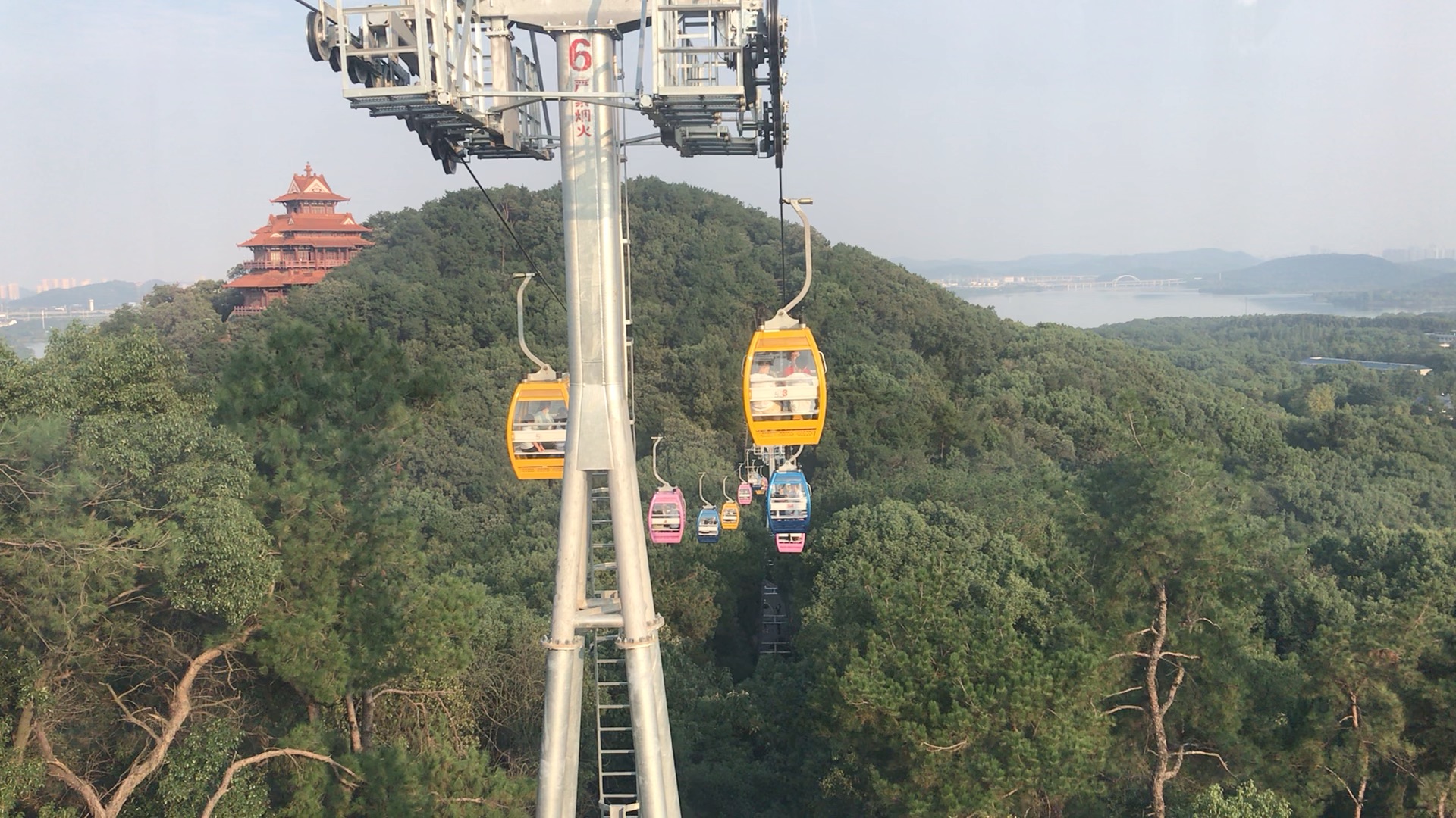 两个人的磨山索道