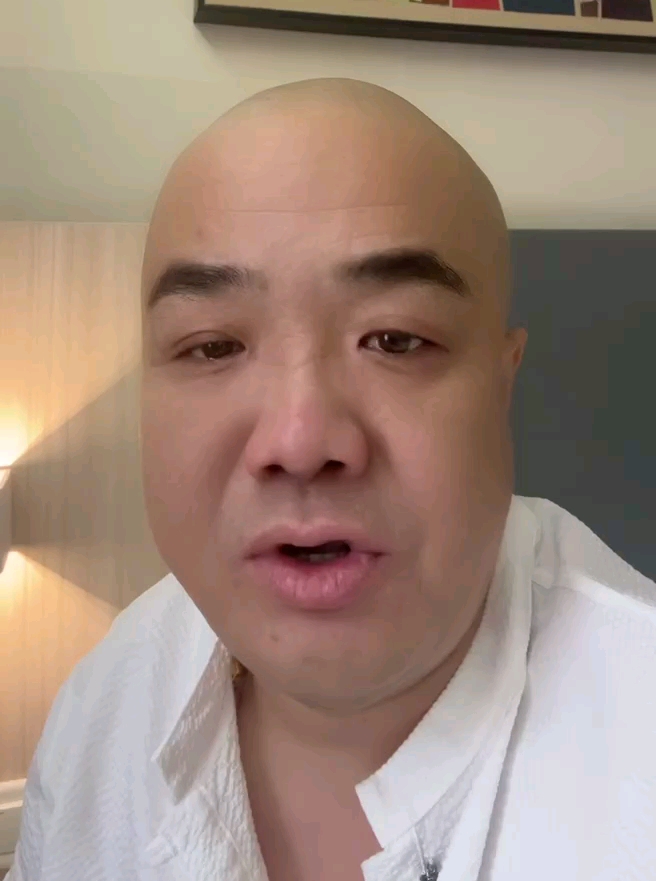 室友斥180块巨资请刀哥为炫蓝xl送上生日祝福