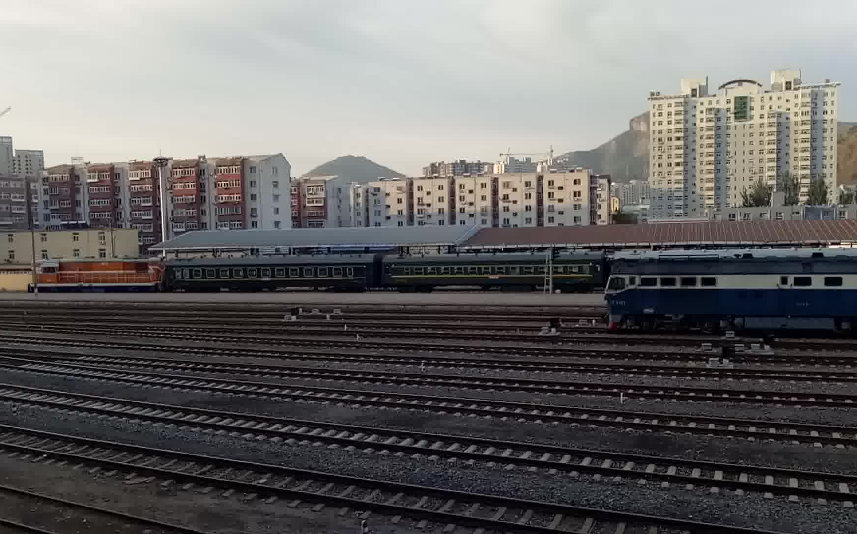 承德站调6435次列车车厢
