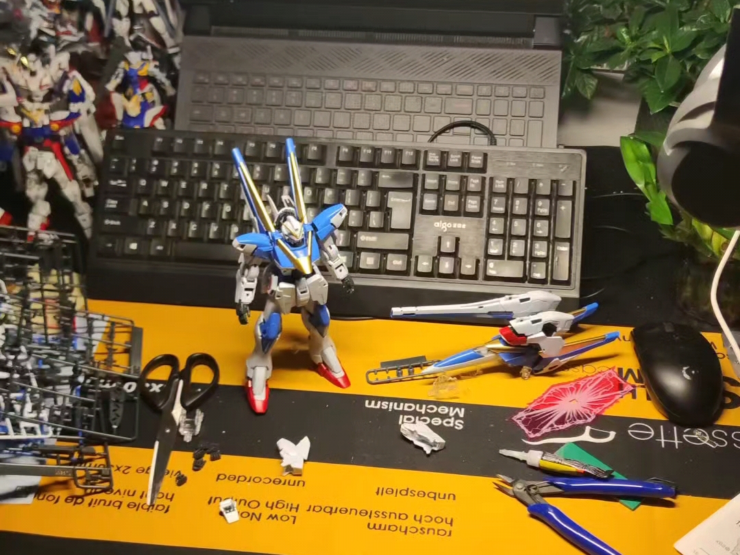v2ab主体搞好咯 剩下装甲武器了